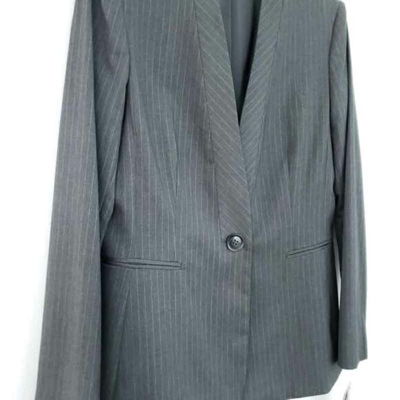 NEW Alex Marie Pinstripe Modern Blazer Gray Size 8 Wrinkle Free Worry Free - Picture 6 of 8